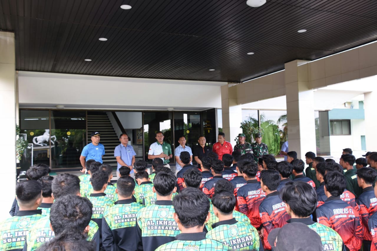 Aster Kasdam IV/Diponegoro Lepas Tim Liga Santri Piala Kasad Kodam IV/Diponegoro